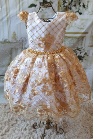 Vestido Branco com Renda Dourada
