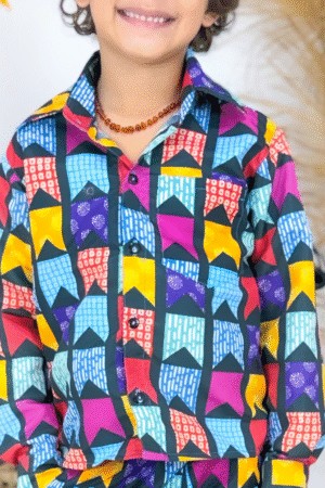 Blusa Manga Longa Bandeirinhas