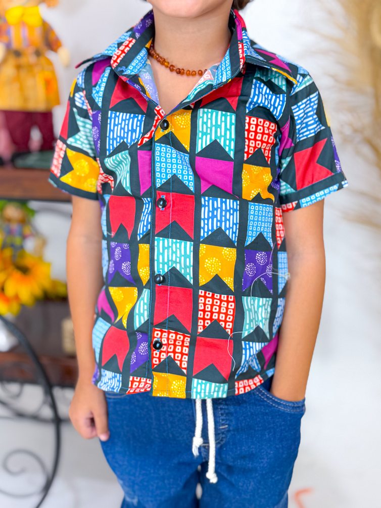 Blusa Manga Curta Bandeirinhas